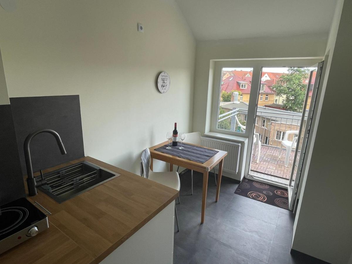 Schoene Neue 4 Zimmer Wohnung Mit Sued-Balkon Bis 8 Personen 萨勒河畔瑙姆堡 外观 照片