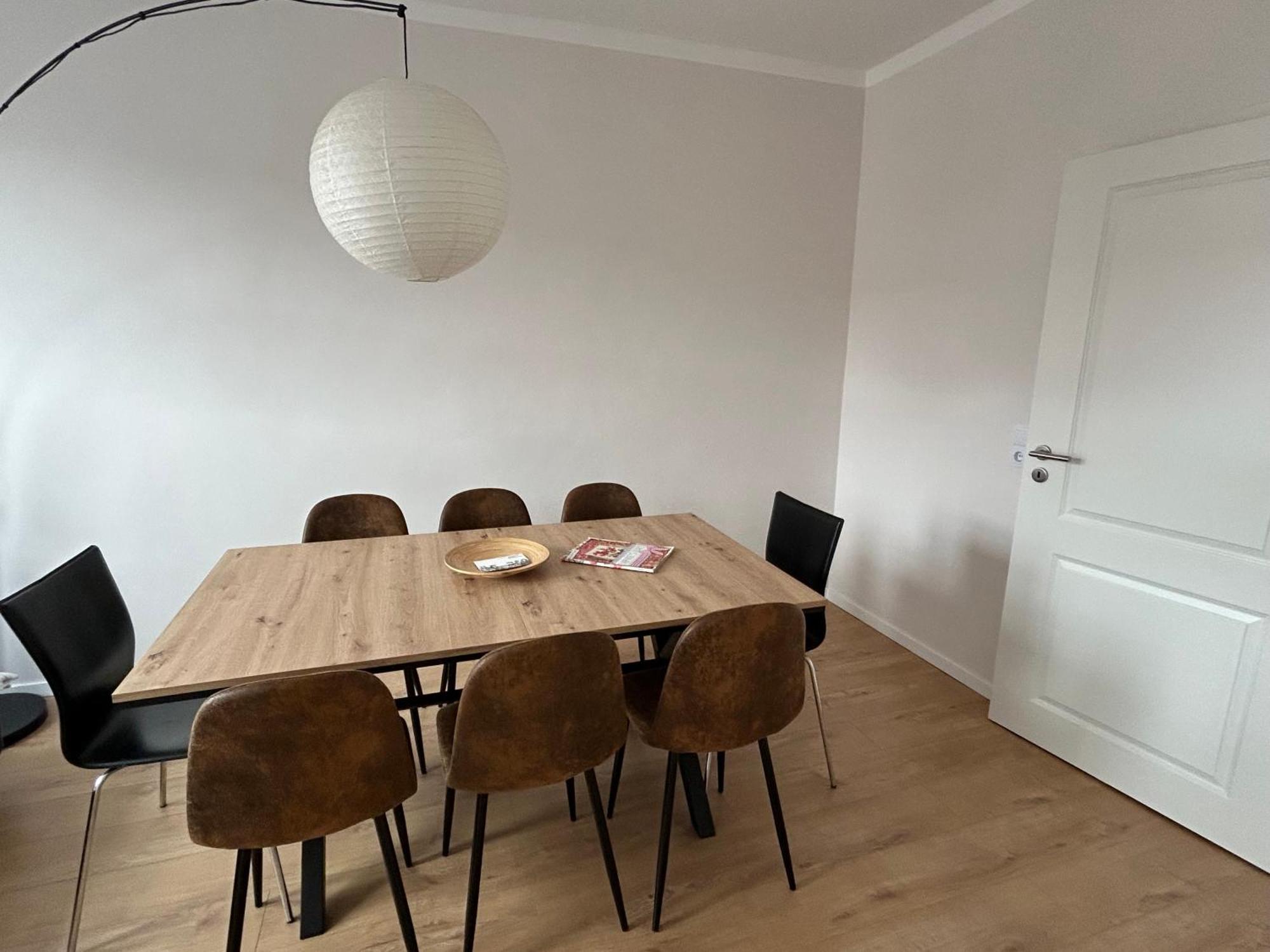 Schoene Neue 4 Zimmer Wohnung Mit Sued-Balkon Bis 8 Personen 萨勒河畔瑙姆堡 外观 照片