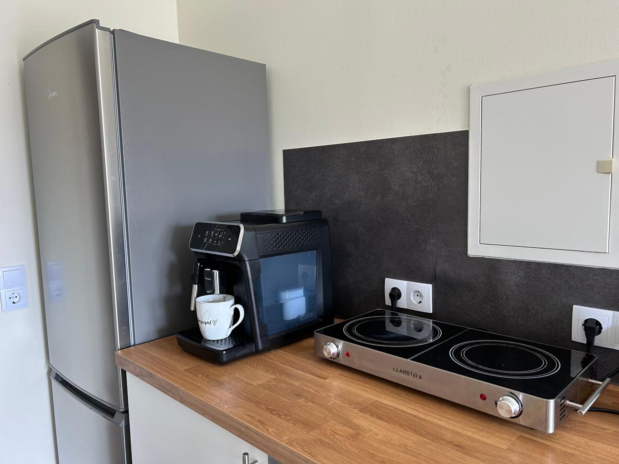Schoene Neue 4 Zimmer Wohnung Mit Sued-Balkon Bis 8 Personen 萨勒河畔瑙姆堡 外观 照片