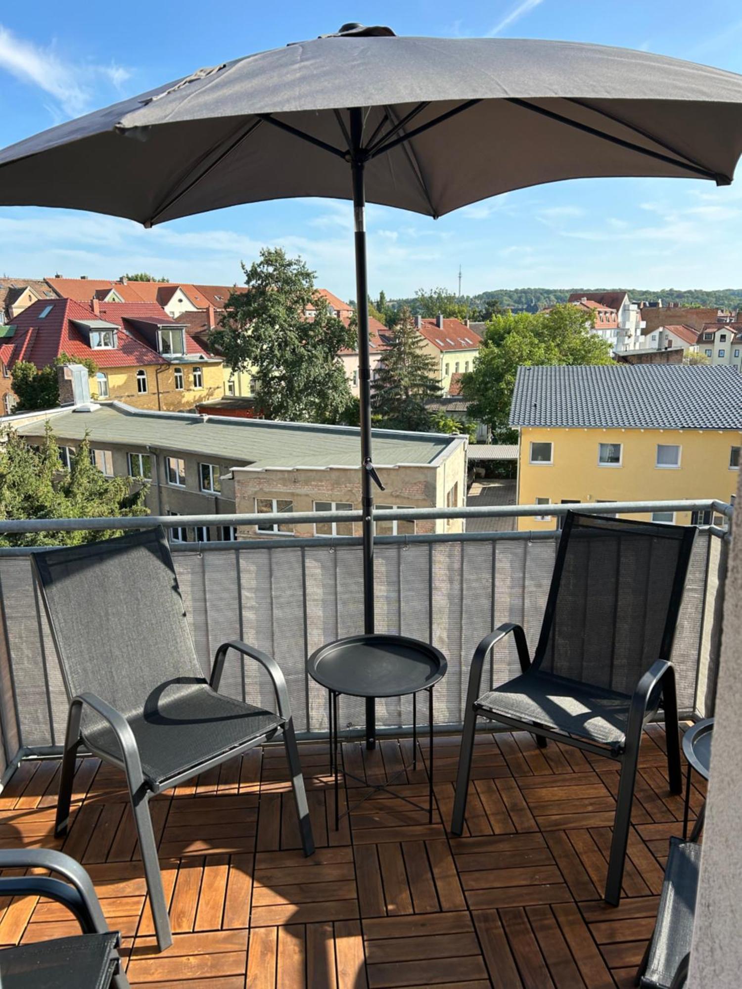 Schoene Neue 4 Zimmer Wohnung Mit Sued-Balkon Bis 8 Personen 萨勒河畔瑙姆堡 外观 照片