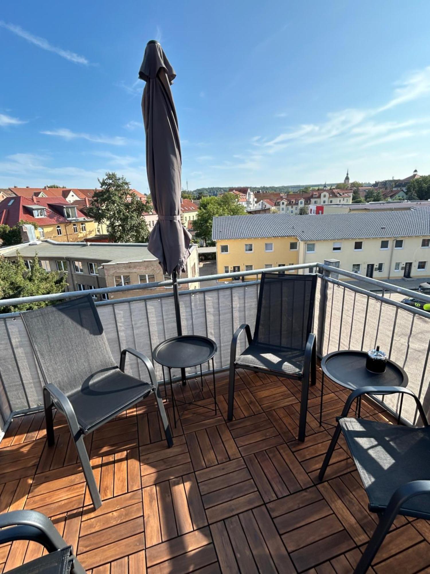 Schoene Neue 4 Zimmer Wohnung Mit Sued-Balkon Bis 8 Personen 萨勒河畔瑙姆堡 外观 照片